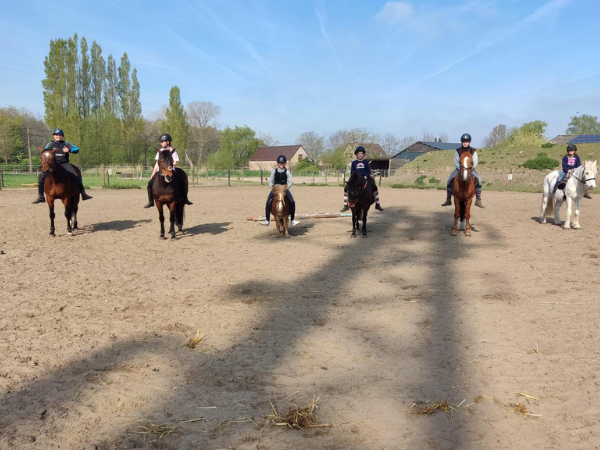 Clubs: Ponyland organiseert ponygewenning voor Oekraïense vluchtelingen